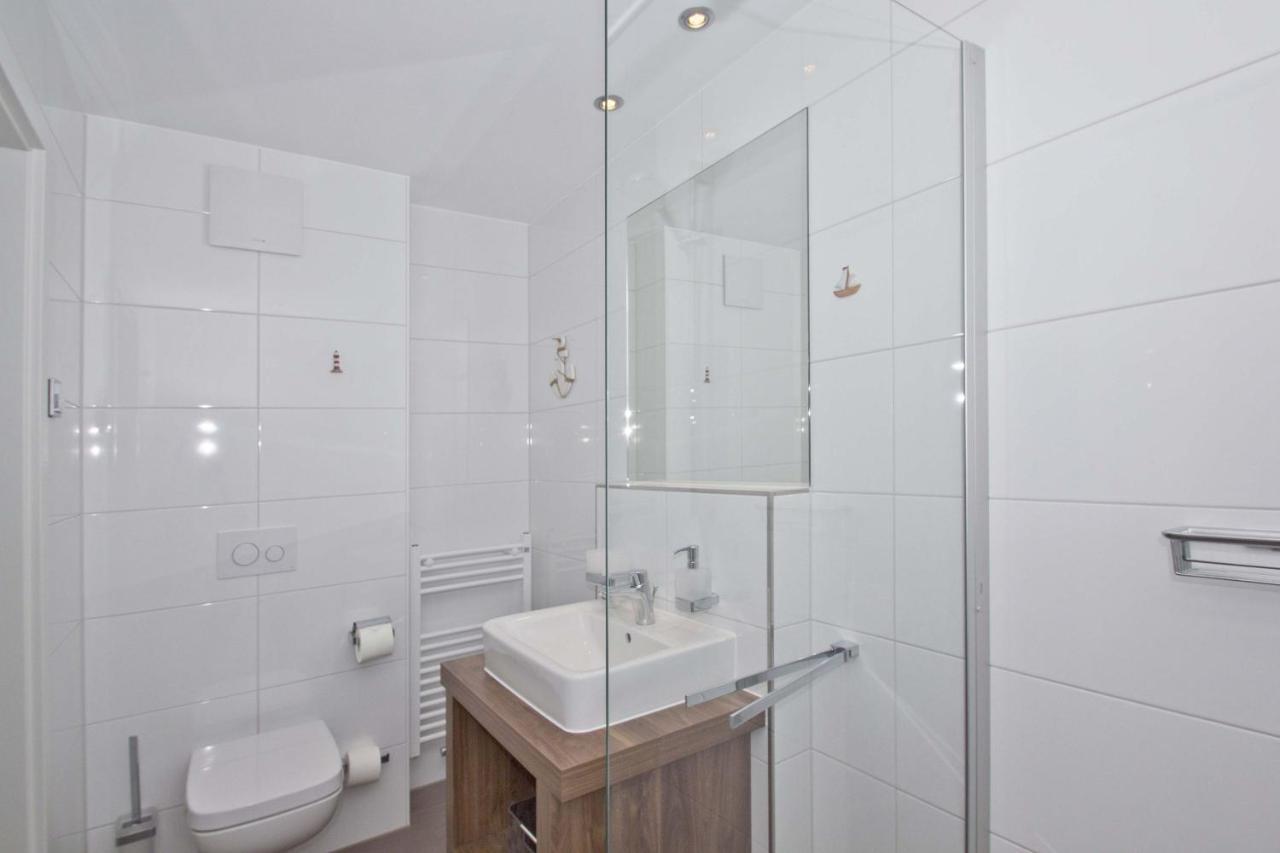 Mit Meerblick Und Terrasse, Gratis Nutzung Vom Ahoi Erlebnisbad Und Sauna In Sellin - Meeresblick Fewo 68 เกอเรน ภายนอก รูปภาพ