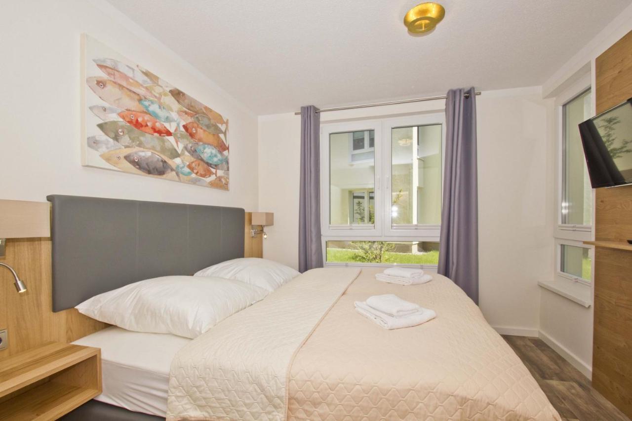 Mit Meerblick Und Terrasse, Gratis Nutzung Vom Ahoi Erlebnisbad Und Sauna In Sellin - Meeresblick Fewo 68 เกอเรน ภายนอก รูปภาพ